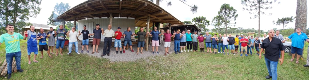 Grandes craques do sociedade esportiva Palmeira se reencontram em um momento histórico