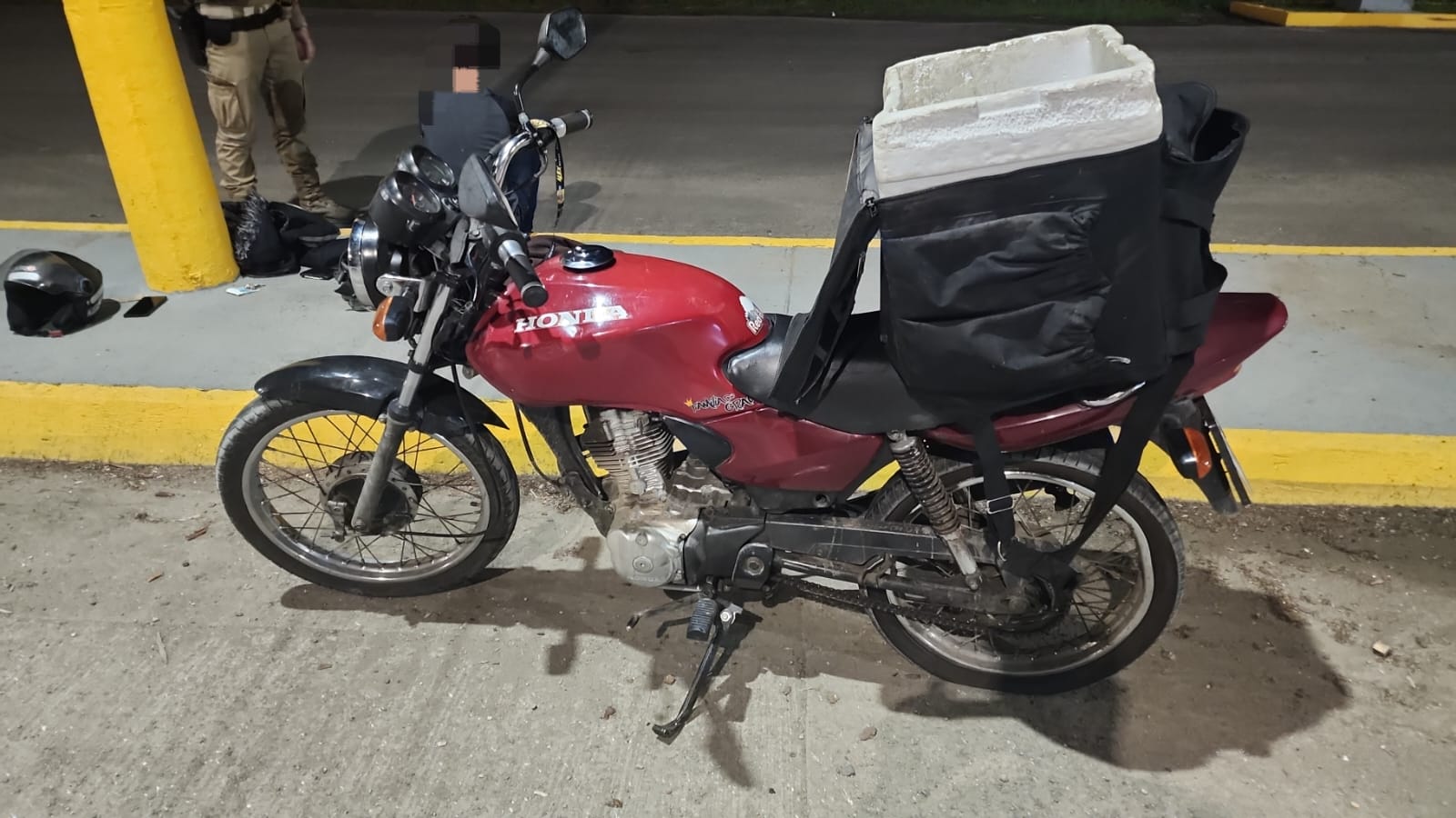 ​Moto com pneu furado é apreendida em Palmeira e condutor confessa aos policias que é usuário de drogas
